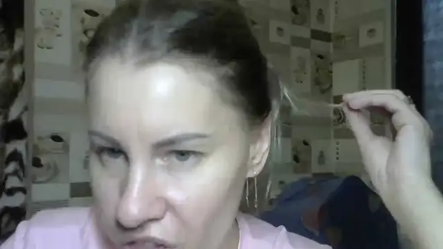 Snapshot of TherestlessKitty chatting on 10.09.25 TherestlessKitty online show from 10.09.25