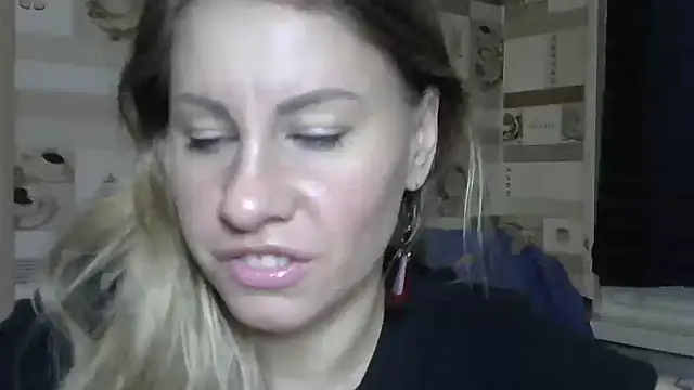 Snapshot of TherestlessKitty chatting on 11.17.25 TherestlessKitty online show from 11.17.25