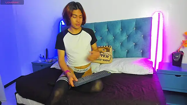 Snapshot of Samuel_Matthew chatting on 02.04.25 Samuel Matthew online show from 02.04.25