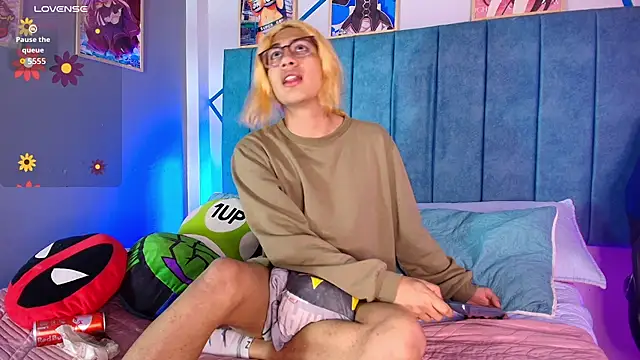 Snapshot of Samuel_Matthew chatting on 10.28.25 Samuel Matthew online show from 10.28.25