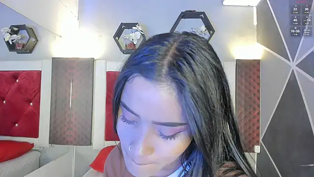 Snapshot of Karoll014 chatting on 05.26.26 Karoll014 online show from 05.26.26