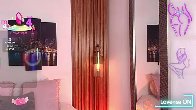 Snapshot of Tayzon_Foxxx chatting on 09.14.25 Tayzon Foxxx online show from 09.14.25