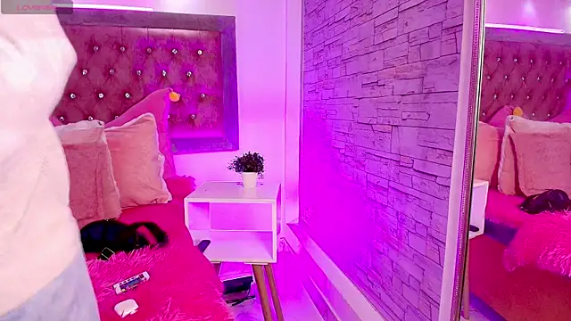 Snapshot of Tayzon_Foxxx chatting on 11.19.25 Tayzon Foxxx online show from 11.19.25