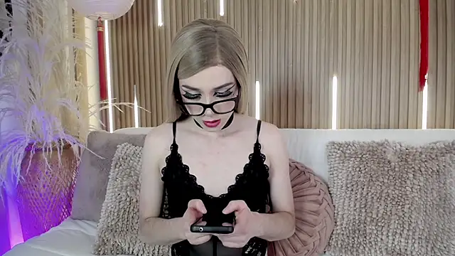 Snapshot of Tayzon_Foxxx chatting on 04.28.26 Tayzon Foxxx online show from 04.28.26