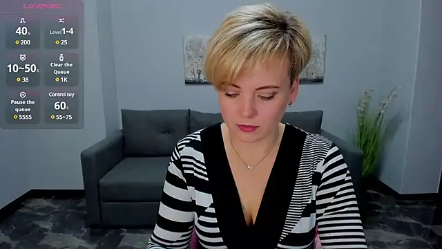 Julia Wilsone online show from 12.03.24