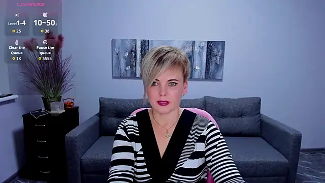 Julia Wilsone online show from 12.01.25