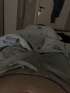 Snapshot of Erenn34 chatting on 09.11.25 Erenn34 online show from 09.11.25