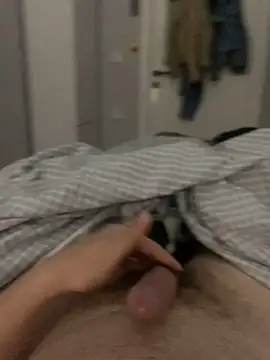 Snapshot of Erenn34 chatting on 10.22.25 Erenn34 online show from 10.22.25