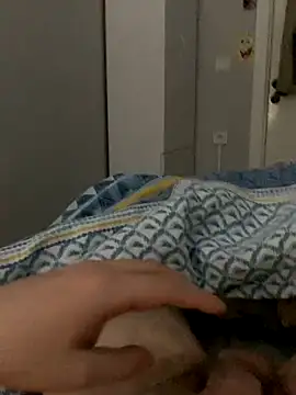 Snapshot of Erenn34 chatting on 12.15.25 Erenn34 online show from 12.15.25