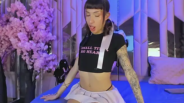 MadisonWood01 online show from 11.08.25