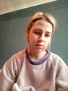 Snapshot of Gussie_Bridie chatting on 02.21.25 Gussie Bridie online show from 02.21.25