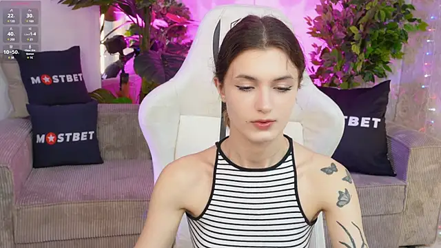 Britney054 online show from 12.21.24