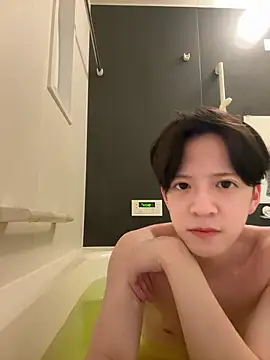 Snapshot of yuuuuma578 chatting on 11.22.25 yuuuuma578 online show from 11.22.25