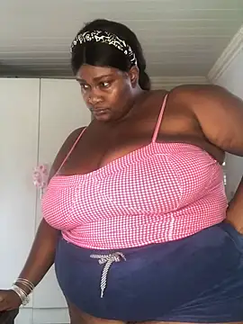 Snapshot of bustytitsxxx chatting on 12.11.24 bustytitsxxx online show from 12.11.24