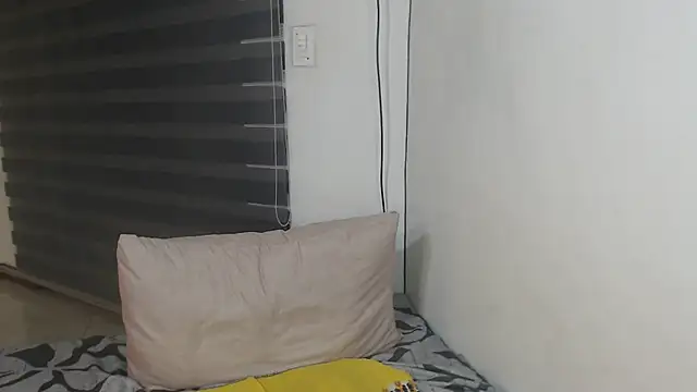 Snapshot of bustytitsxxx chatting on 03.17.25 bustytitsxxx online show from 03.17.25