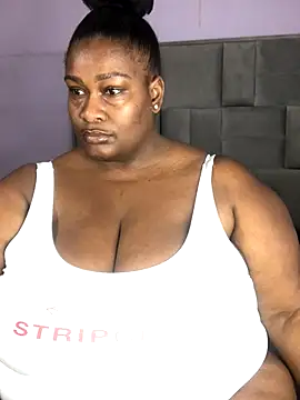 Snapshot of bustytitsxxx chatting on 10.20.25 bustytitsxxx online show from 10.20.25