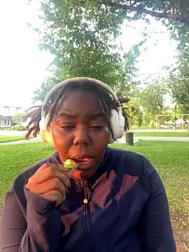 Snapshot of Goddess_Nafeesha chatting on 09.09.25 Goddess Nafeesha online show from 09.09.25