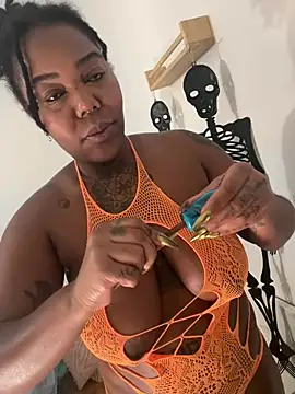 Goddess Nafeesha online show from 01.08.26