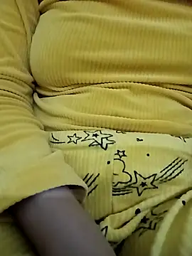 Snapshot of dinaa-18 chatting on 11.11.25 dinaa-18 online show from 11.11.25