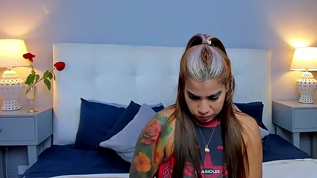 SaraaJhonsonn online show from 09.23.25