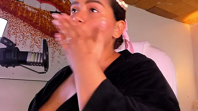 Snapshot of loly_marce chatting on 03.07.25 loly marce online show from 03.07.25