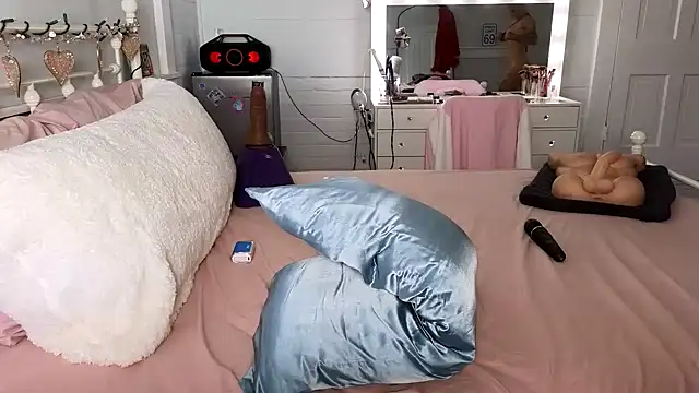 Snapshot of emmagray001 chatting on 01.31.25 emmagray001 online show from 01.31.25