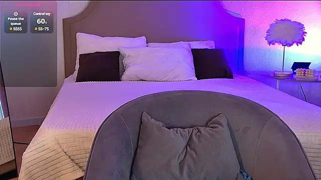 MiaBecky online show from 03.04.25