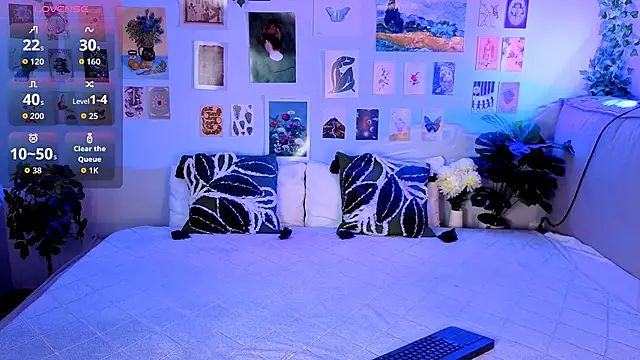 Snapshot of MiaBecky chatting on 04.22.26 MiaBecky online show from 04.22.26