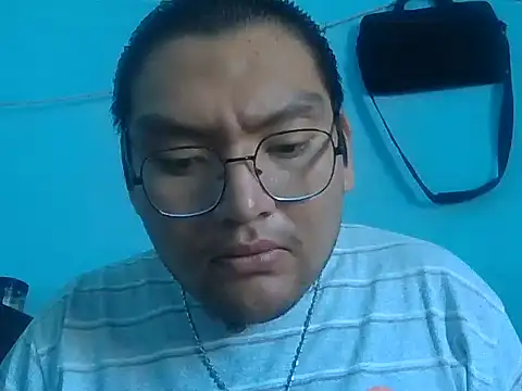 Snapshot of daniel4444Cu chatting on 05.13.26 daniel4444Cu online show from 05.13.26