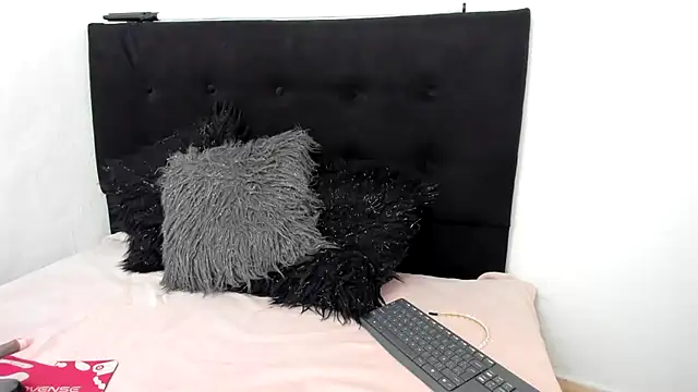 LinaBrowm online show from 09.21.25