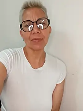 Snapshot of luz_bella chatting on 12.09.24 luz bella online show from 12.09.24