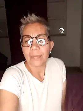 Snapshot of luz_bella chatting on 12.11.24 luz bella online show from 12.11.24