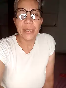 Snapshot of luz_bella chatting on 12.14.24 luz bella online show from 12.14.24