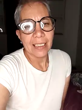 Snapshot of luz_bella chatting on 12.26.24 luz bella online show from 12.26.24