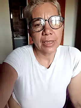 Snapshot of luz_bella chatting on 01.12.25 luz bella online show from 01.12.25