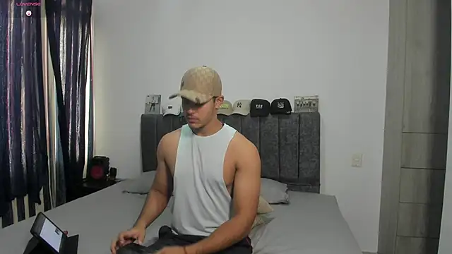 Snapshot of Iamdylan777 chatting on 04.29.26 Iamdylan777 online show from 04.29.26