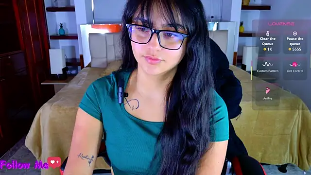 scarlleth  online show from 12.03.25