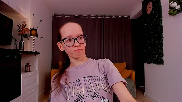 BettyBrowni online show from 03.04.25