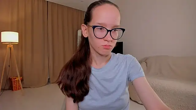 BettyBrowni online show from 10.04.25