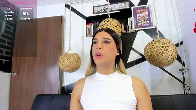 victoria aleia  online show from 10.22.25