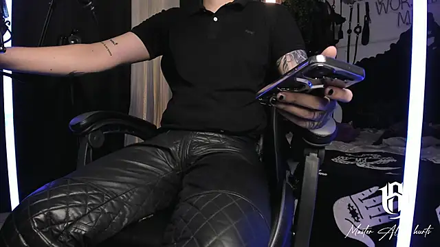 Snapshot of allanhurtss chatting on 01.14.25 allanhurtss online show from 01.14.25