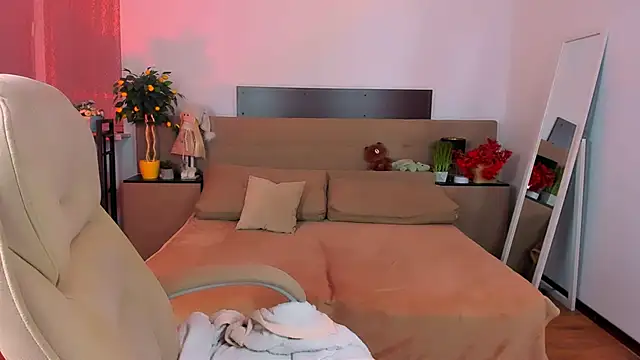 Viola  Shy online show from 03.04.26