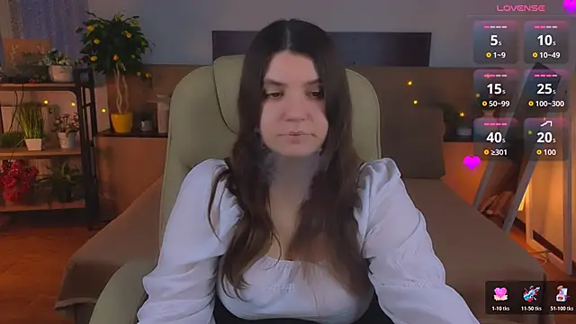 Snapshot of Viola__Shy chatting on 05.27.26 Viola Shy online show from 05.27.26