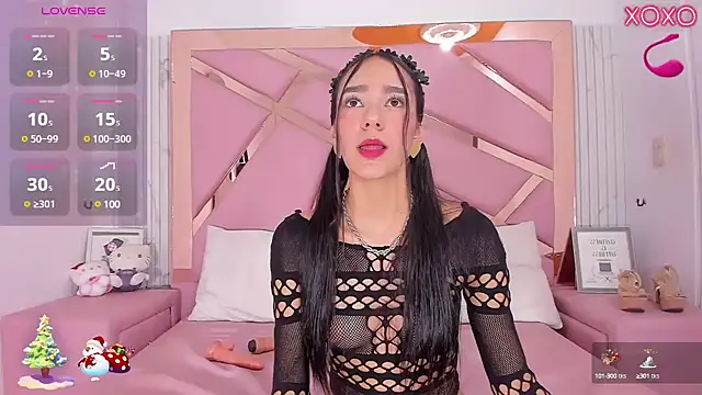 Snapshot of EmmyCruzZ chatting on 12.20.24 EmmyCruzZ online show from 12.20.24