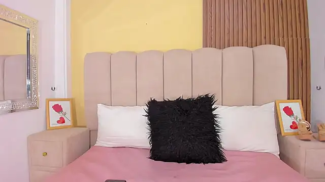 Snapshot of EmmyCruzZ chatting on 02.28.25 EmmyCruzZ online show from 02.28.25