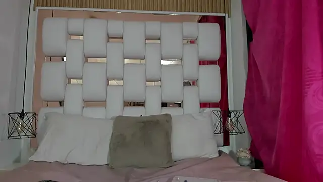 Snapshot of EmmyCruzZ chatting on 09.27.25 EmmyCruzZ online show from 09.27.25