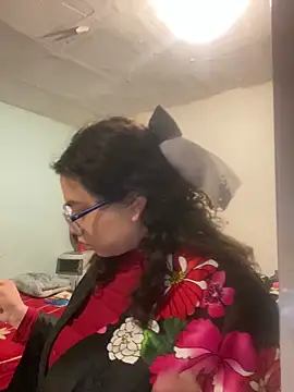 Lucrecia 33 online show from 02.05.26