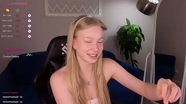 Sarra Cooper online show from 03.04.25