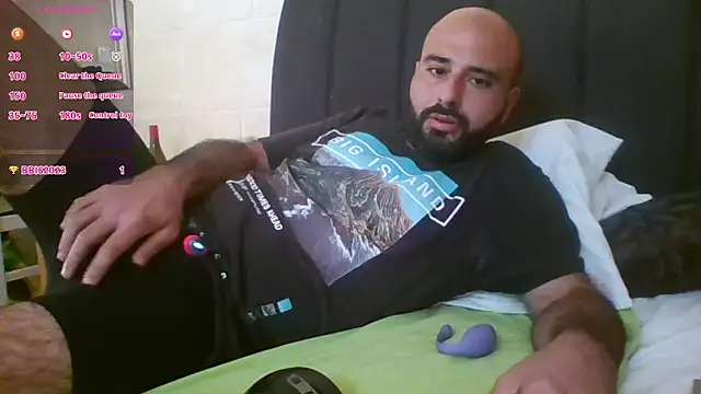 Snapshot of Denisilboss chatting on 02.16.26 Denisilboss online show from 02.16.26