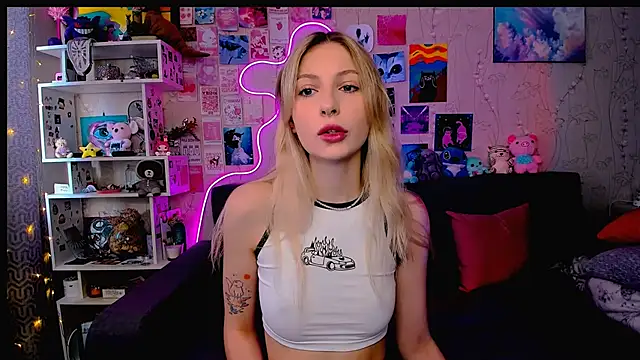 Snapshot of Maria_Hunt chatting on 02.06.25 Maria Hunt online show from 02.06.25